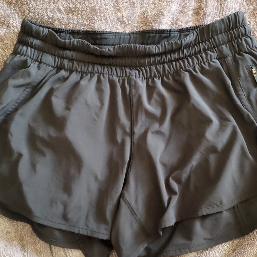 Guc lululemon tracker shorts